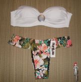 Bojo branco com tanga florida com preto